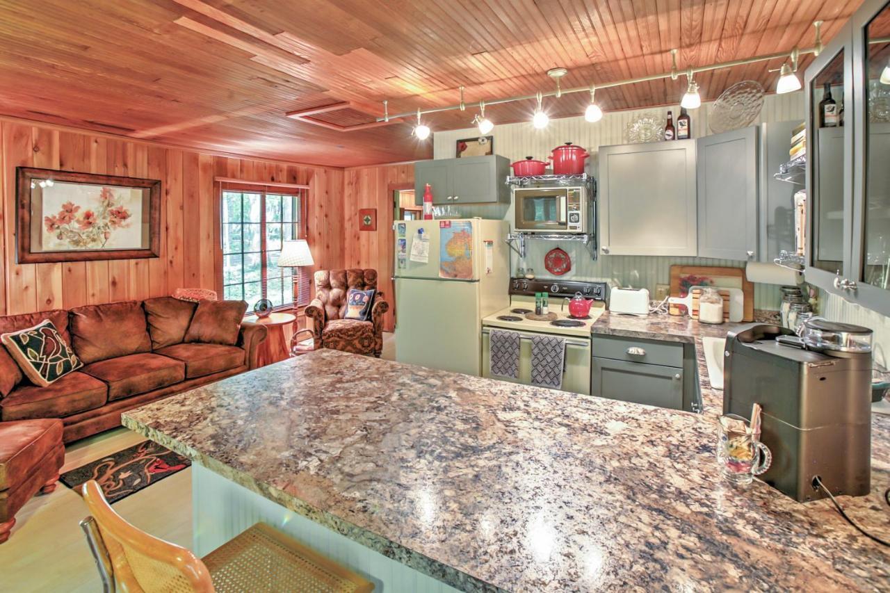 Pet-Friendly One Crow Cottage In Harbor Springs! المظهر الخارجي الصورة